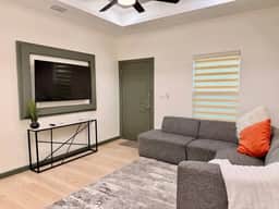 Brand New Apt - Excellent for Big Families - Image 3