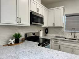 Cardinal Home - Family Friendly - Image 5