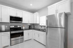 Positano - ✨Cozy & Stylish✨ 3bed/2bath Apt - Imagen 5
