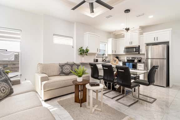 Modern Comfort |Brand New Apartment |Walk to Shops - Image 1
