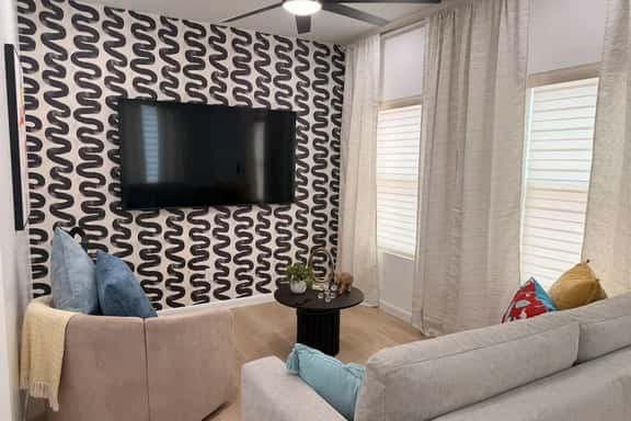 Wonder House - New & stylish Condo - Image 1
