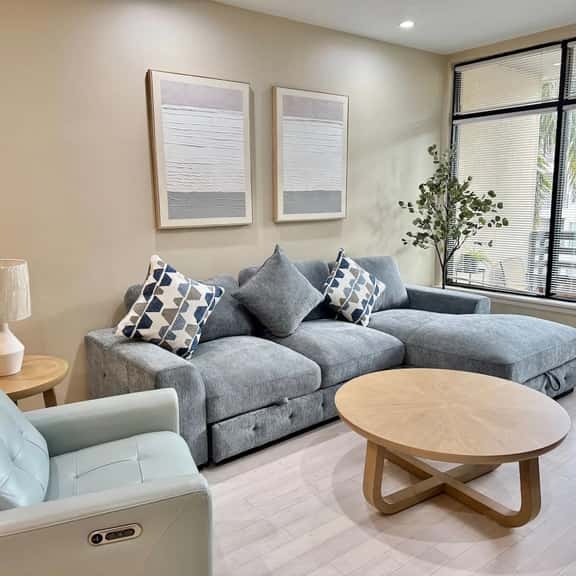 New & Cozy - Hot Jacuzzi 3BR Condo GREAT location - Imagen 1