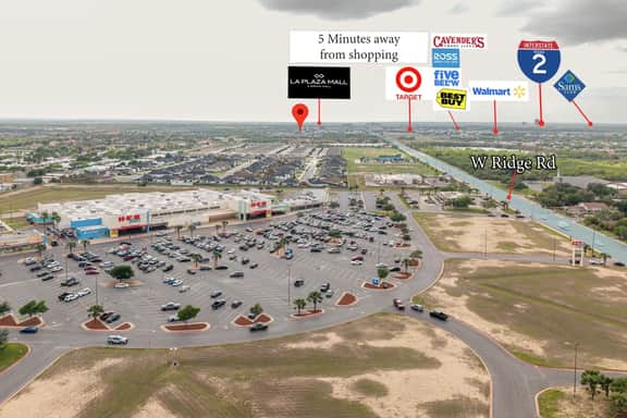 Modern Comfort |Brand New Apartment |Walk to Shops - Image 2