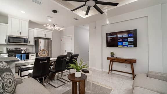Modern Comfort |Brand New Apartment |Walk to Shops - Image 4
