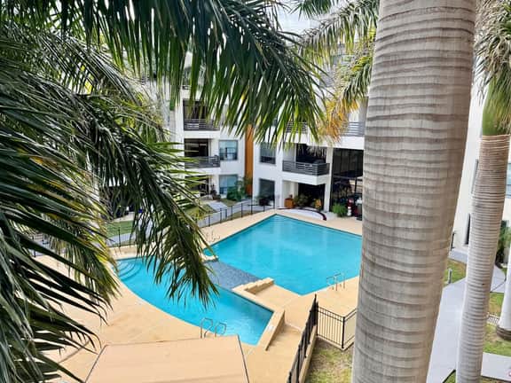 New & Cozy - Hot Jacuzzi 3BR Condo GREAT location - Imagen 2