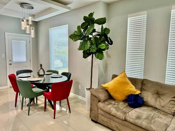 Amazing Two Bedroom Apt! McAllen Area - Image 2